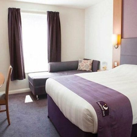 Premier Inn إيفيشام المظهر الخارجي الصورة