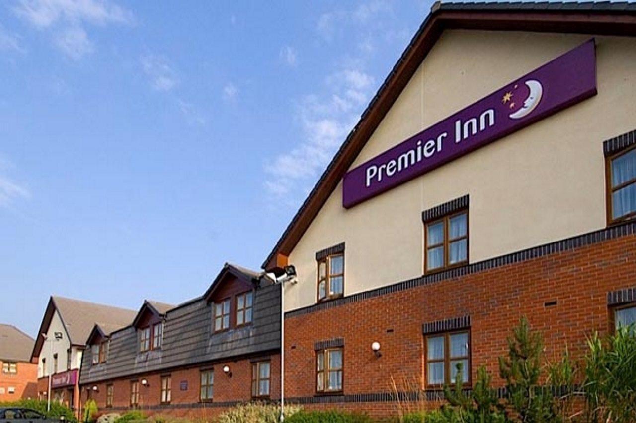 Premier Inn إيفيشام المظهر الخارجي الصورة