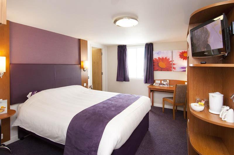 Premier Inn إيفيشام المظهر الخارجي الصورة