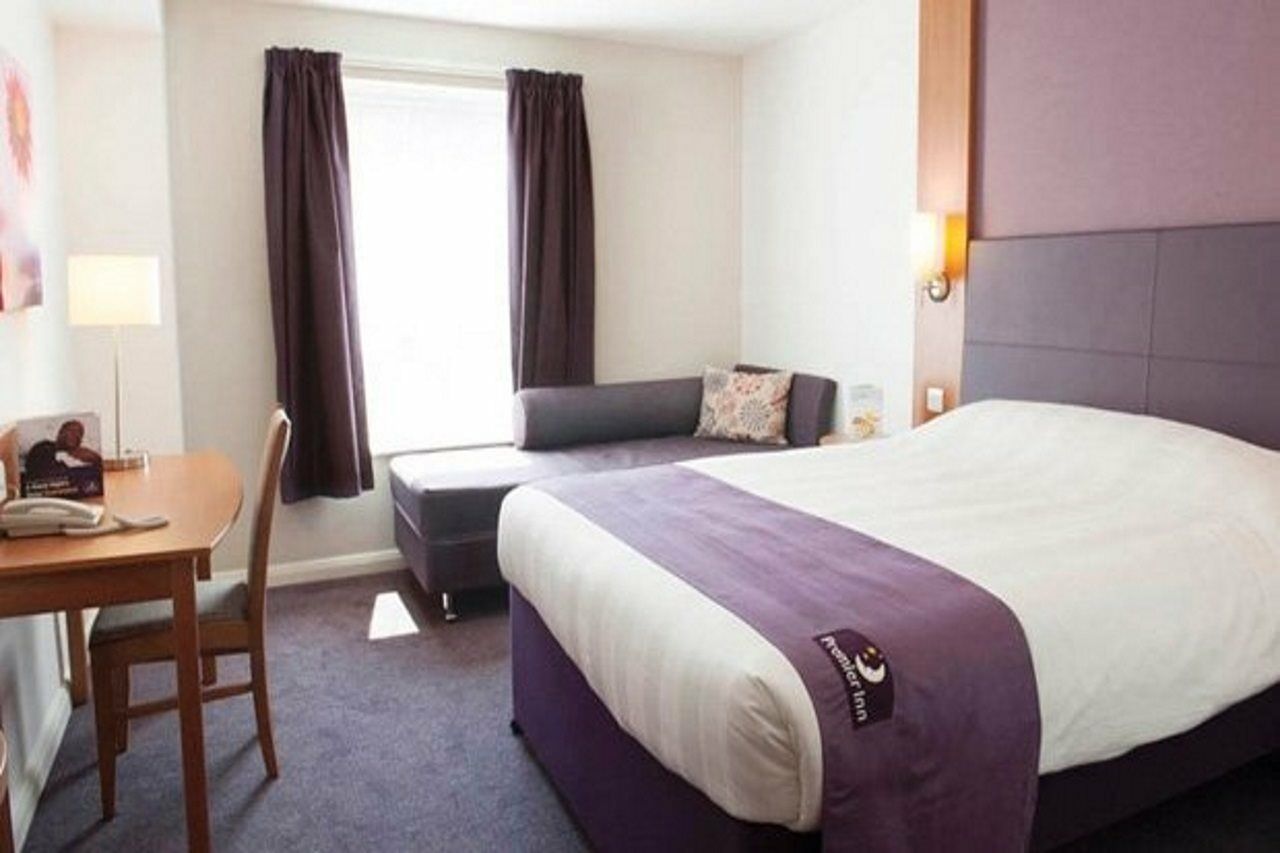 Premier Inn إيفيشام المظهر الخارجي الصورة